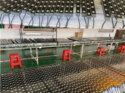 為光瓦楞燈金黃色溫對比圖